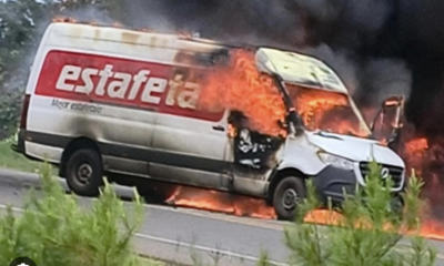 Incendian camiones y bloquean carretera tras desaparición de 7 policías en Michoacán